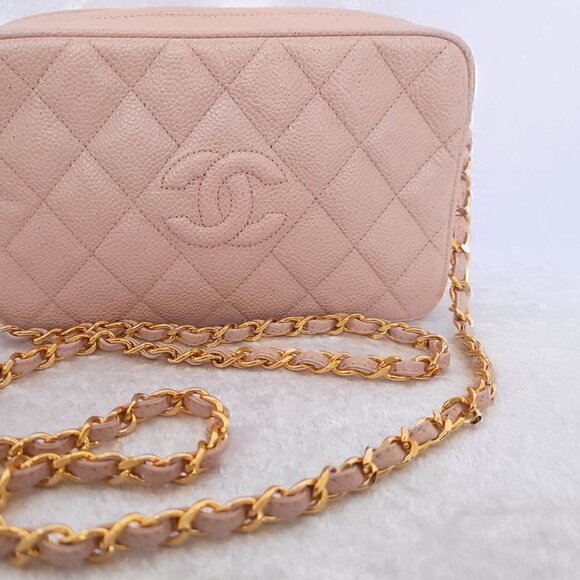 CHANEL PINK CAVIAR DIAMOND 'CC' VINTAGE CAMERA BAG MINI - Picture 6 of 16